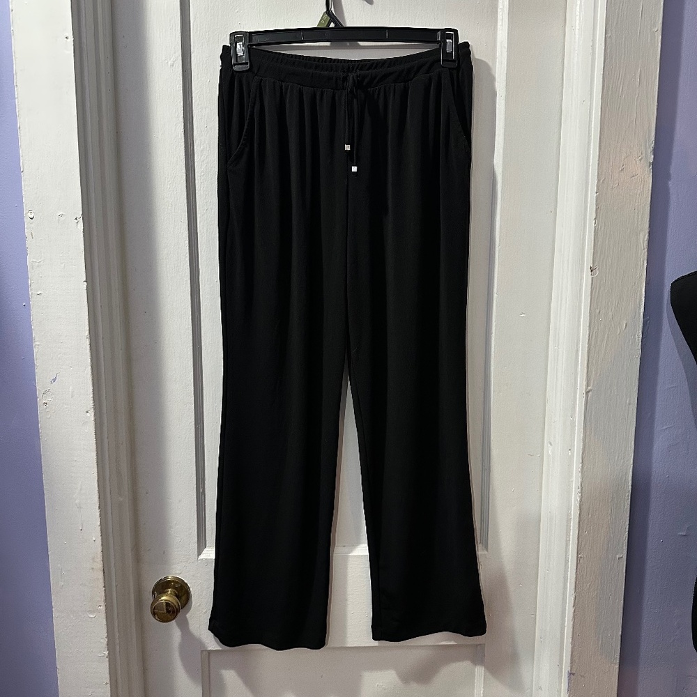 New Directions Black Lounge Pants in‎ M